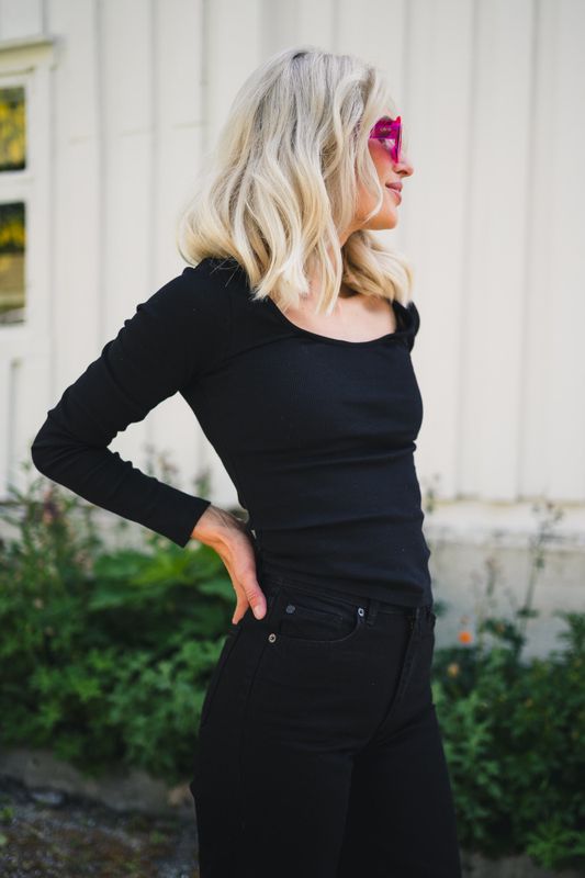 Polly Rib Scoop Neck Black 
