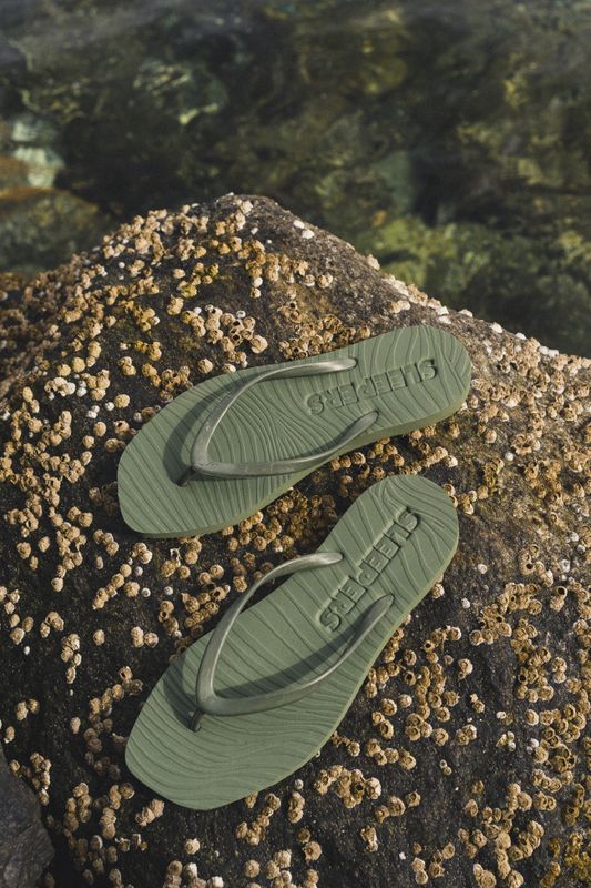 Tapered Flip Flops Green