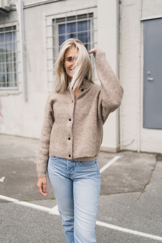 Debbie Short Cardigan Warm Sand Melange 
