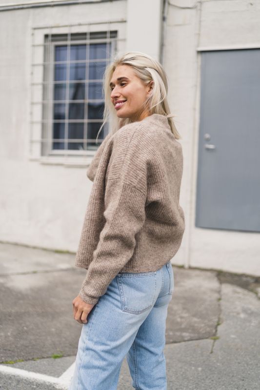 Debbie Short Cardigan Warm Sand Melange 