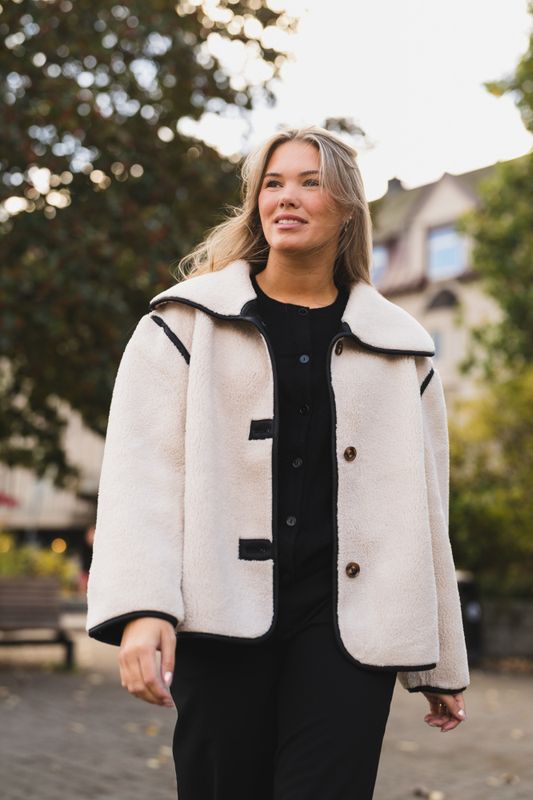 Edmund Teddy Jacket Ivory 