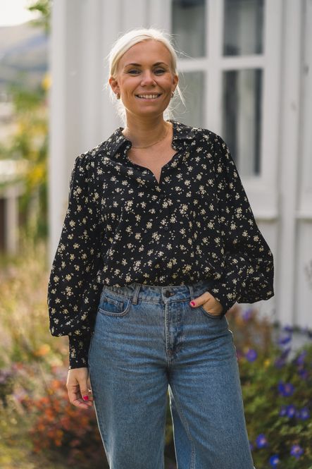 Hovedbilde Nathasia Ladonna Shirt Aop Black Flower
