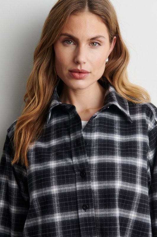 Genola Shirt Black 
