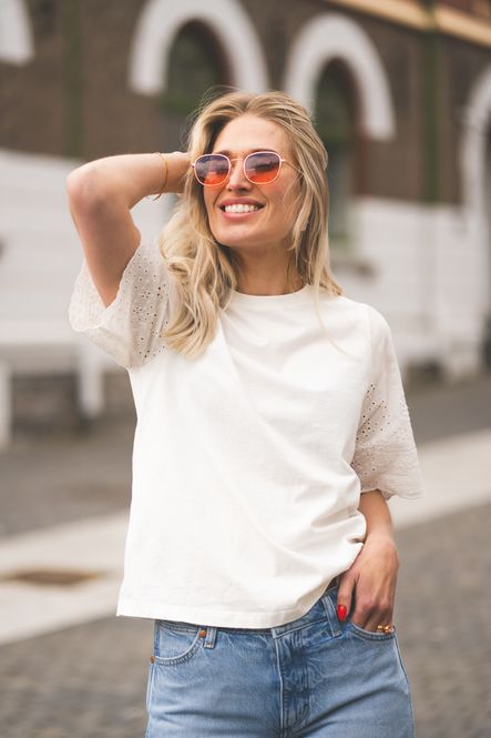 Hovedbilde Lex SS Top W. Emb Sleeves Star White 