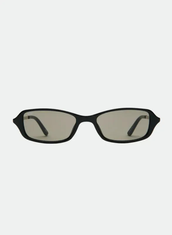 Caysee Black/Smoke