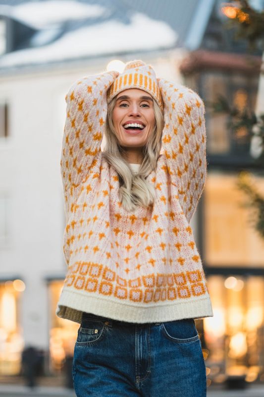 Norwegian Wool V-Neck Orange Mix 