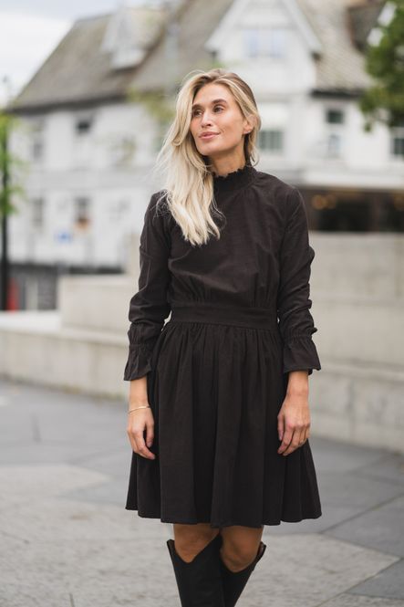 Hovedbilde Embrace Dress Chocolate 