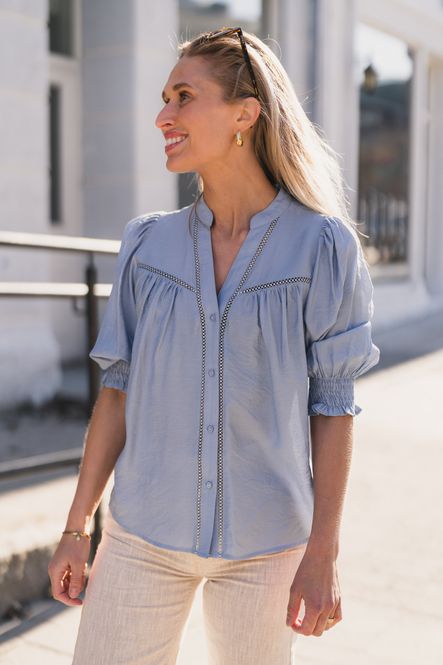Hovedbilde Callum Lace Puff V-Shirt Pale Blue 