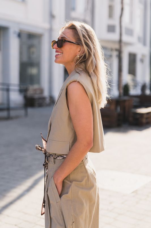 Leila Linen Crop Vest Bisquit 