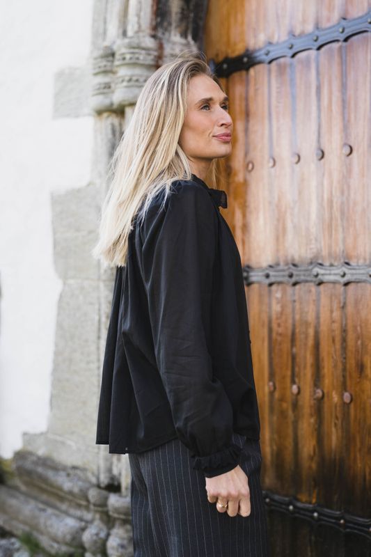 Noor Black 