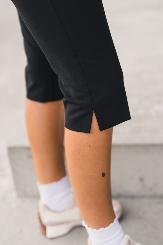 Clara Capri 285 Black