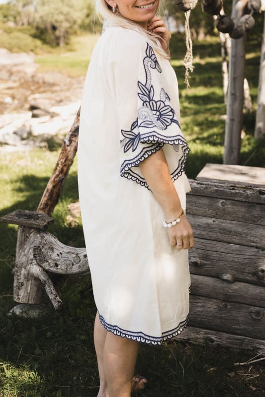 Breanna Dress Whisper White W Blue Emb