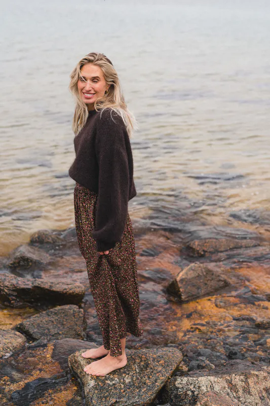 Thea Amalie Pullover Black Coffee 