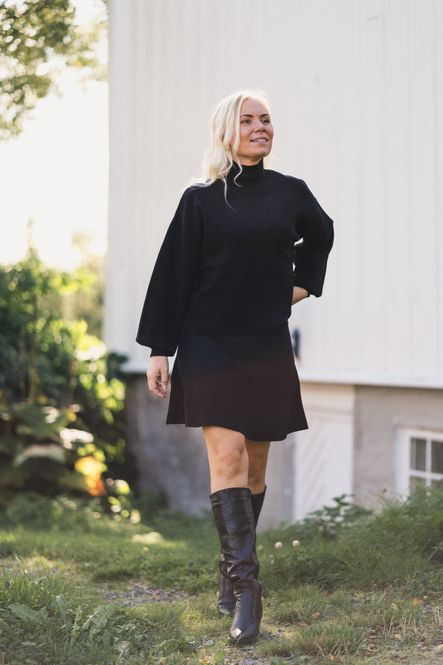 Hovedbilde Mercy East M Pullover Black 