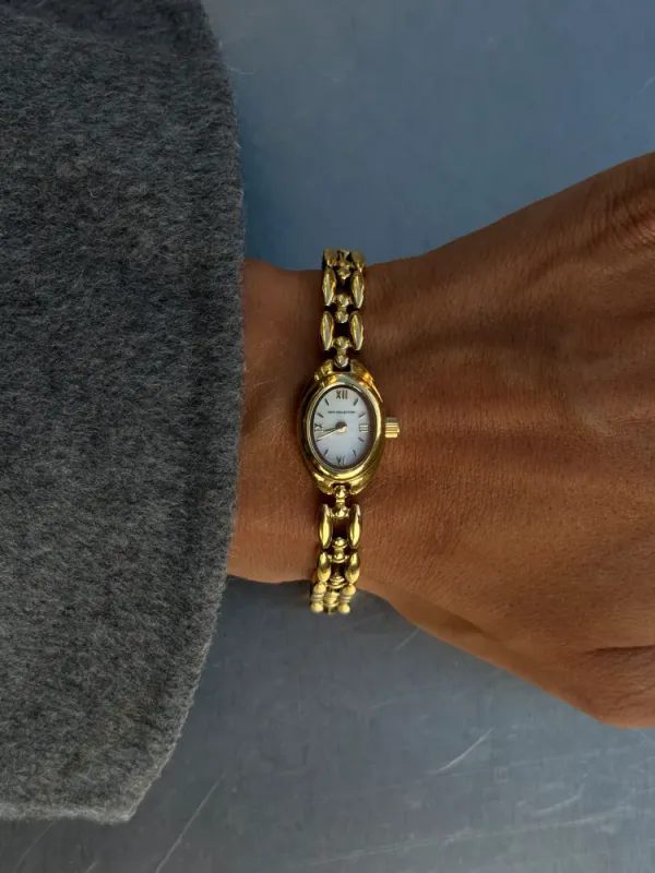 Heritage Oval Watch Gold 