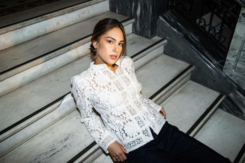 Amora Blouse Chantilly Lace 