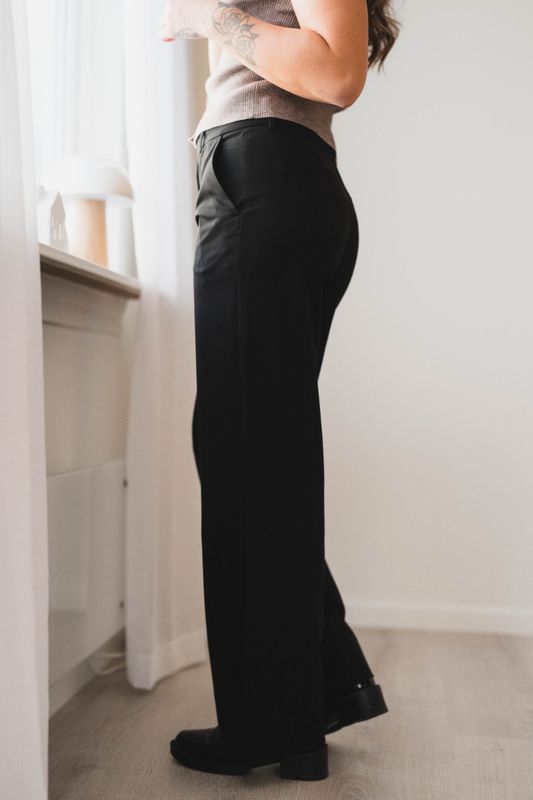 Dena 285 Black Regular 