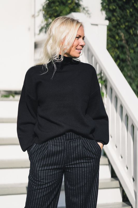 Mercy East M Pullover Black 