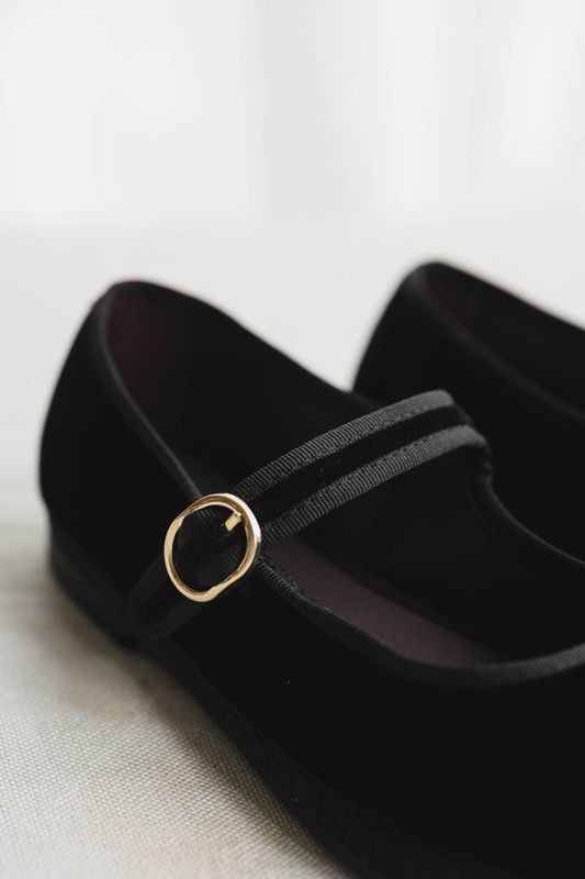 Antonia Mary Jane Velvet Negro 