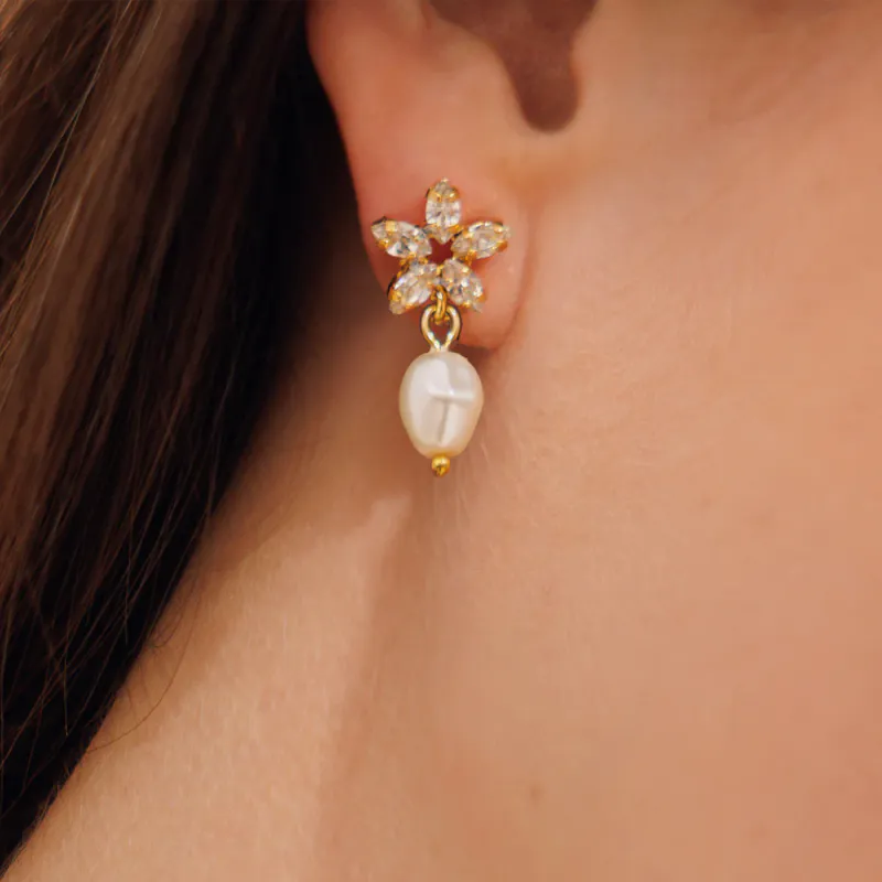 Emmy Earrings Gold Pearl/Crystal