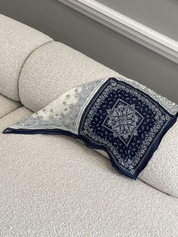 Callyic Scarf Navy White Paisley