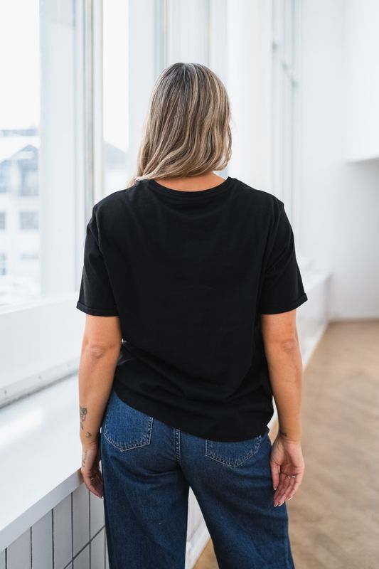 Terina Organic Small Logo Tee Black/White 