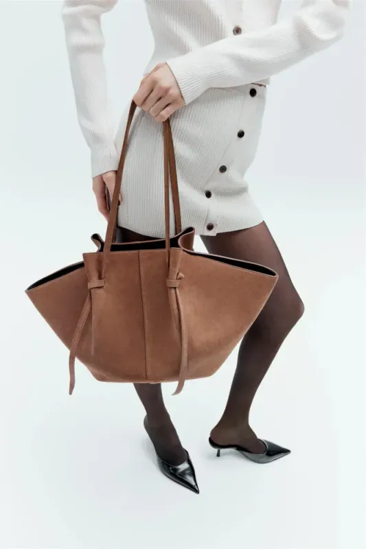 Large Mochi Suede Cognac 