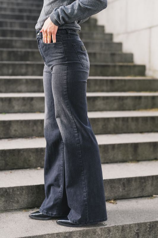 Palazzo Donatella Enzyme Black