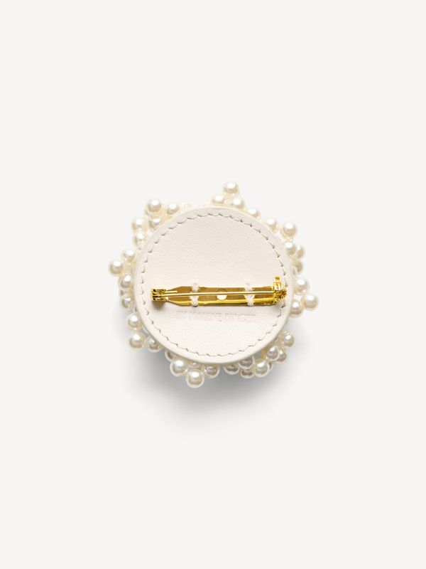 Helea Brooch Soft White 