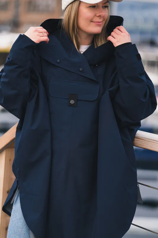 Bergen Poncho Dark Navy