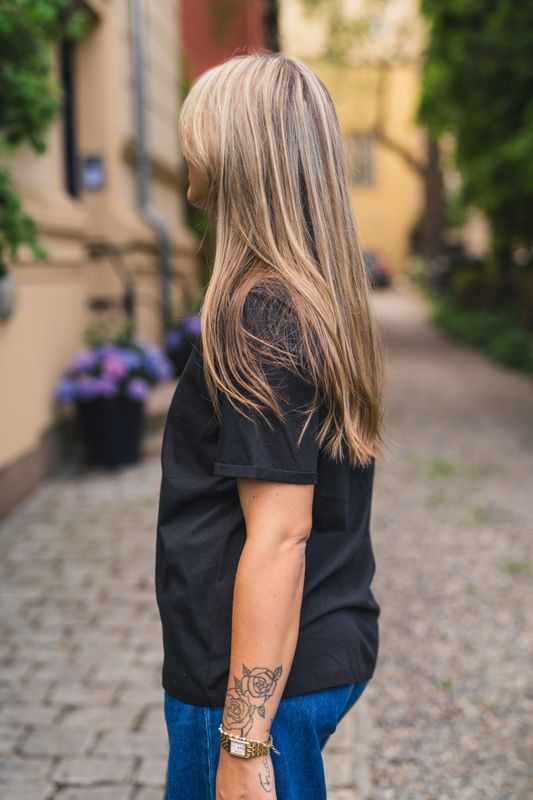 Terina Organic Small Logo Tee Black/White 