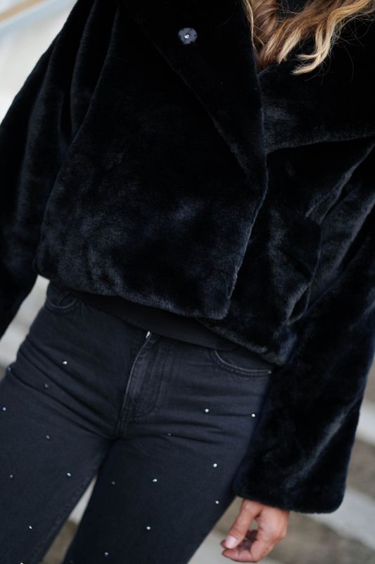 Yoneko Short Coat Black