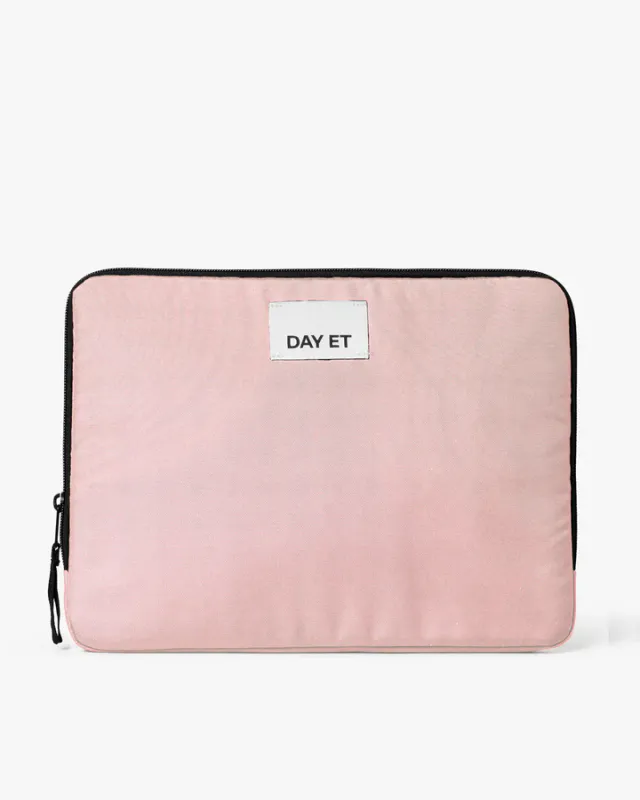 Gweneth RE-S Folder 13 Cloud Rose 