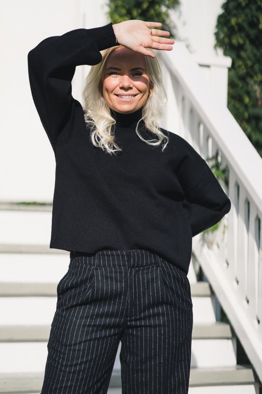 Mercy East M Pullover Black 