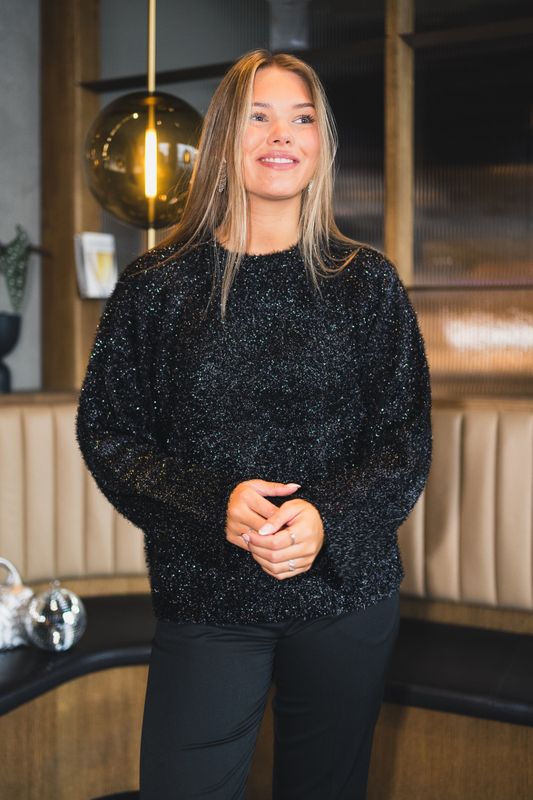 Yelena Pullover Black
