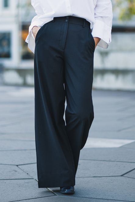 Hovedbilde Laura 097 Black Ink 