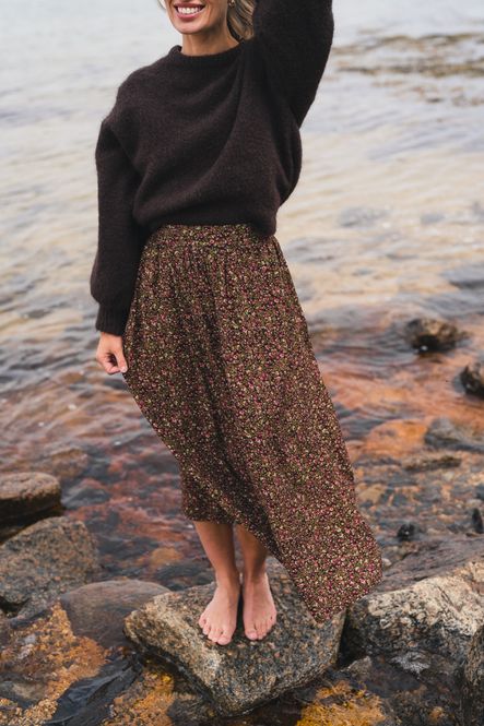 Hovedbilde Astrid HW Skirt Black Coffee Flower 