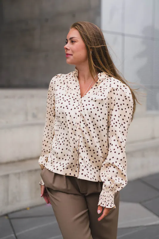 Astrida Flower Jacquard Blouse Creme 