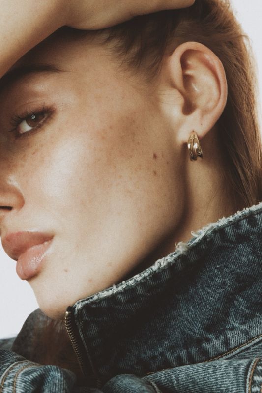 The Curved Hoops Gold 