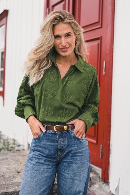 Camilla Top EMB Chive 