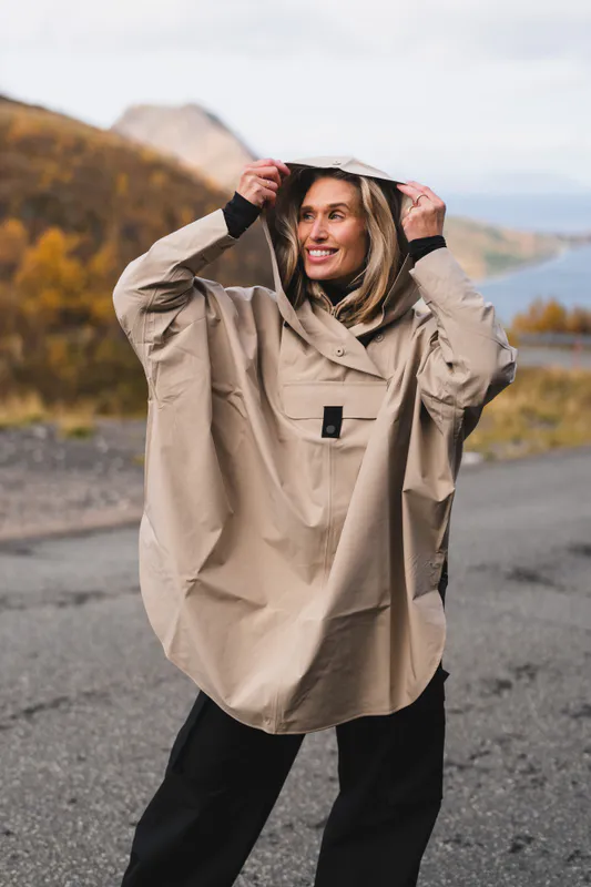 Bergen Poncho Beige 