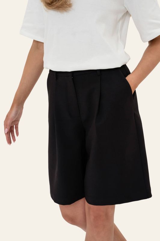 Celinaic Shorts Black