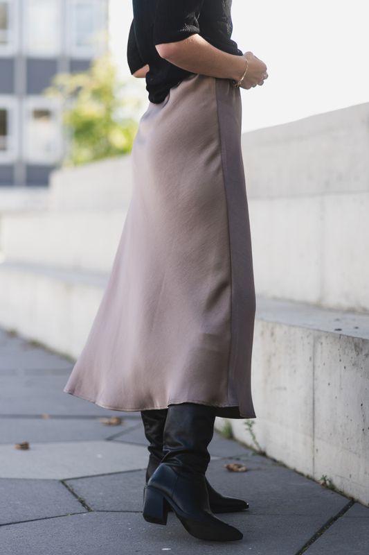 Bovary Skirt Dark Taupe