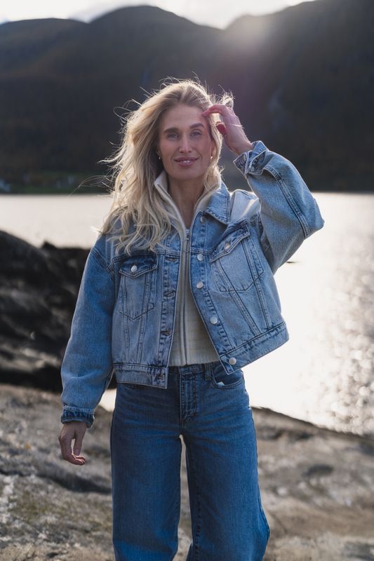 W Cropped Denim Jacket Blue Washed 