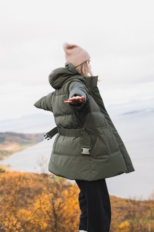 Besseggen Light Down Jacket Dark Green 