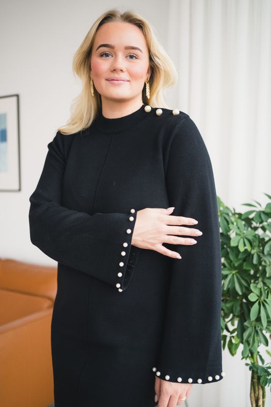 Hama LS Pearl Knit Dress Black 