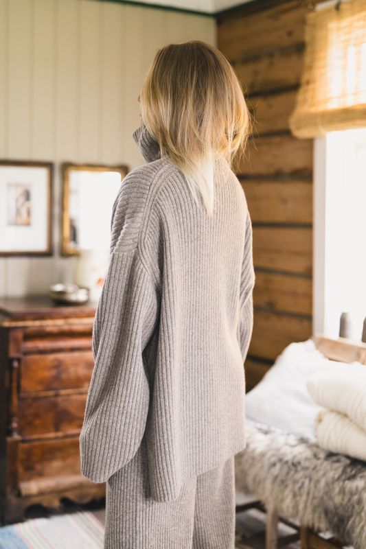 Amara Rib Turtleneck Taupe 