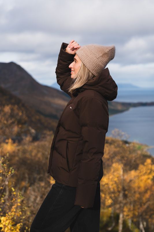 Besseggen Light Short Jacket Dark Brown 