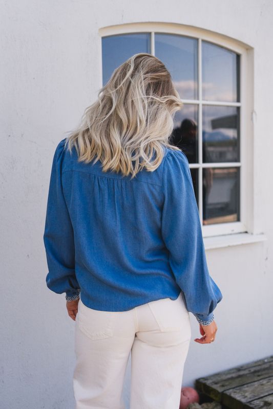 Pernilla Shirt Mid Blue Wash 