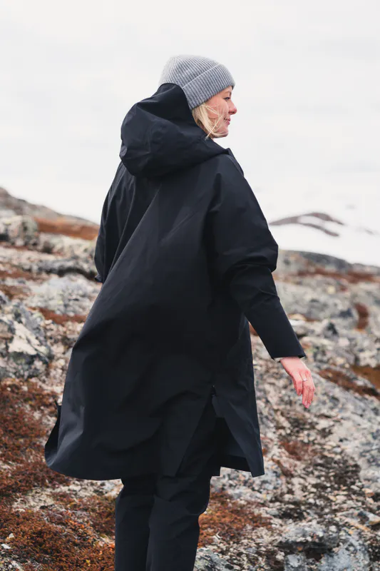 Aalesund Poncho Black 